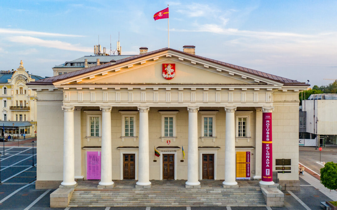Vilniaus abiturientams – šimtukų lietus
